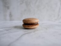Macaron Salted Caramel Chocolade